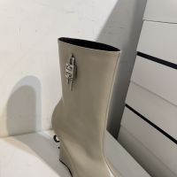 WeFashion Givenchy Sample Sale