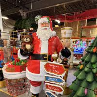 American Christmas Holiday Decoration Warehouse Sample Sale
