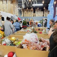 American Christmas Holiday Decoration Warehouse Sample Sale