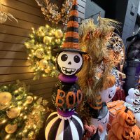 American Christmas Holiday Decoration Warehouse Sample Sale
